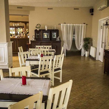 Gosciniec U Kowolki Hotel Kakolewo Bagian luar foto